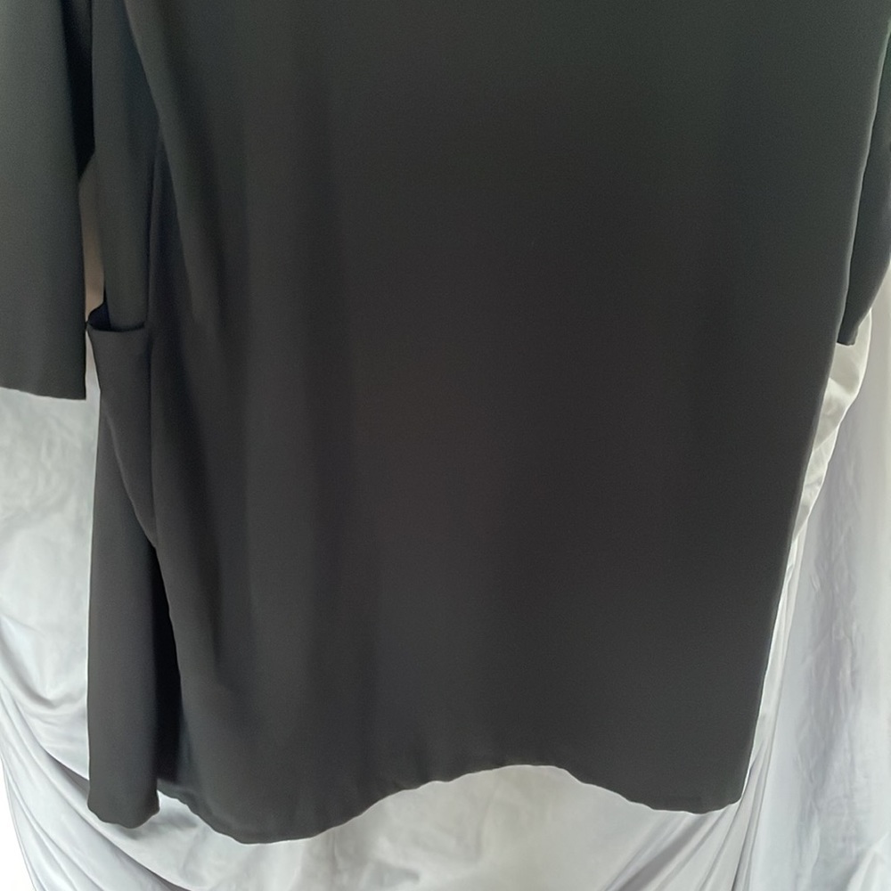 Black Cape - Picture 6 of 8